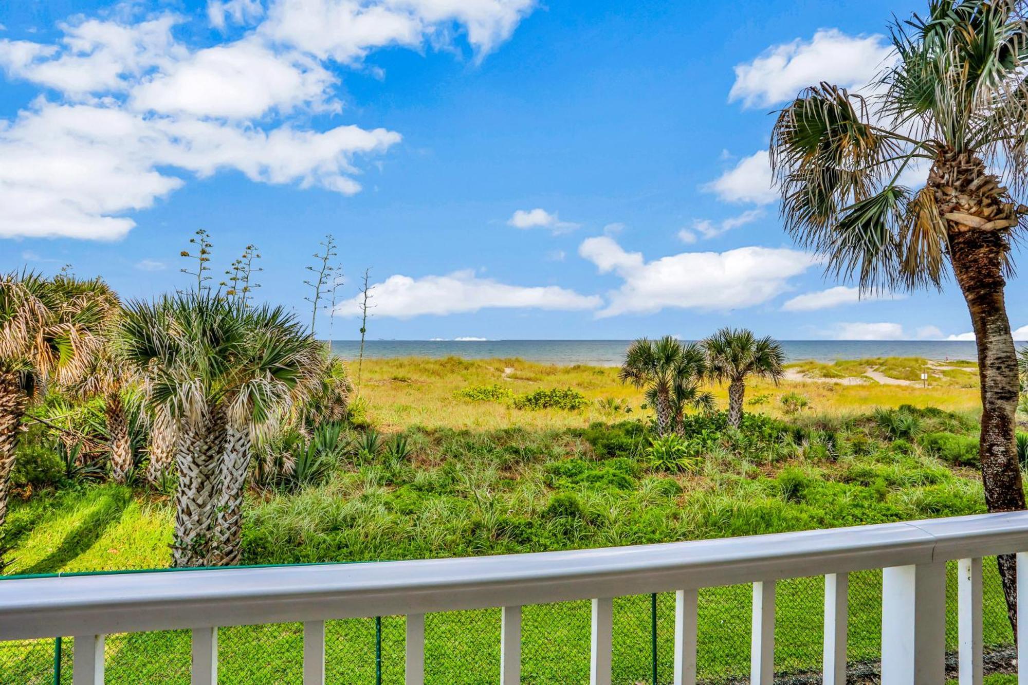 Atlantic Sands Condos Cocoa Beach Room photo