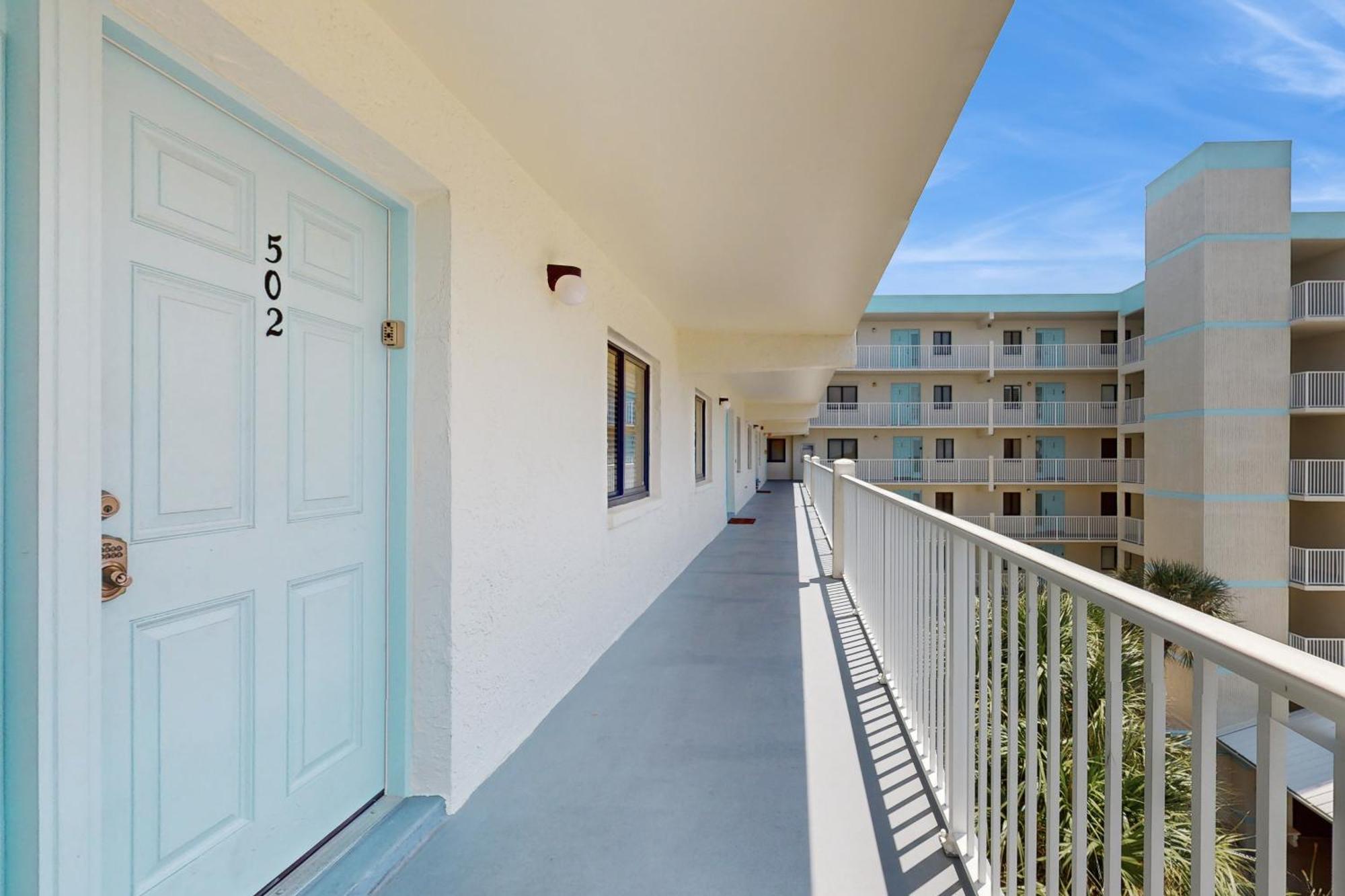 Atlantic Sands Condos Cocoa Beach Room photo