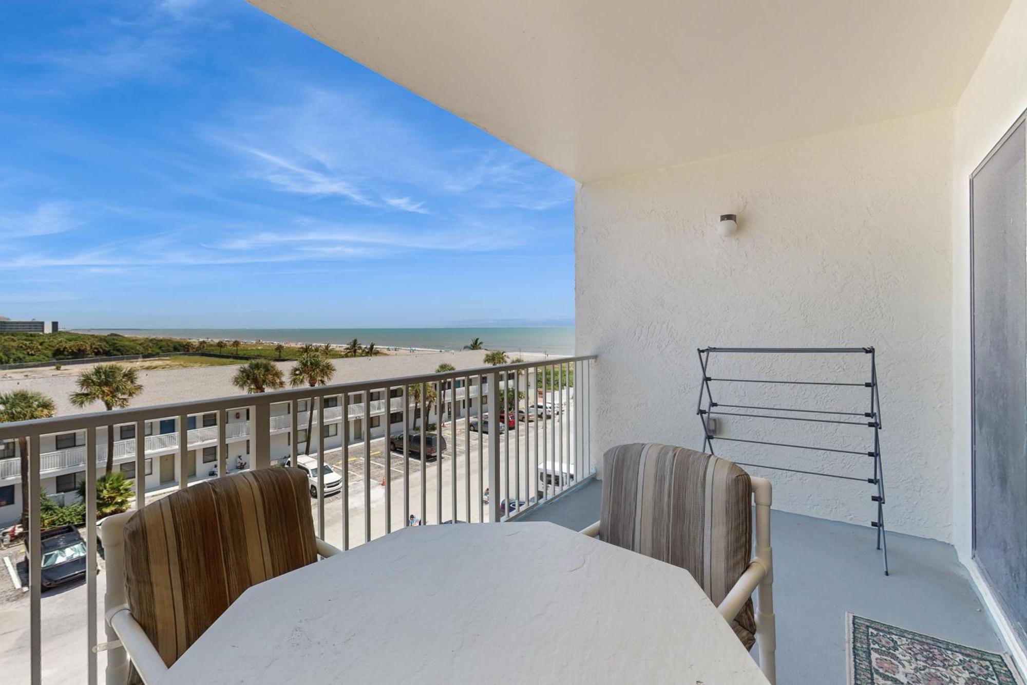 Atlantic Sands Condos Cocoa Beach Room photo